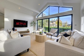 Kist Accommodates presents - Hygge House, Parking, EV Point